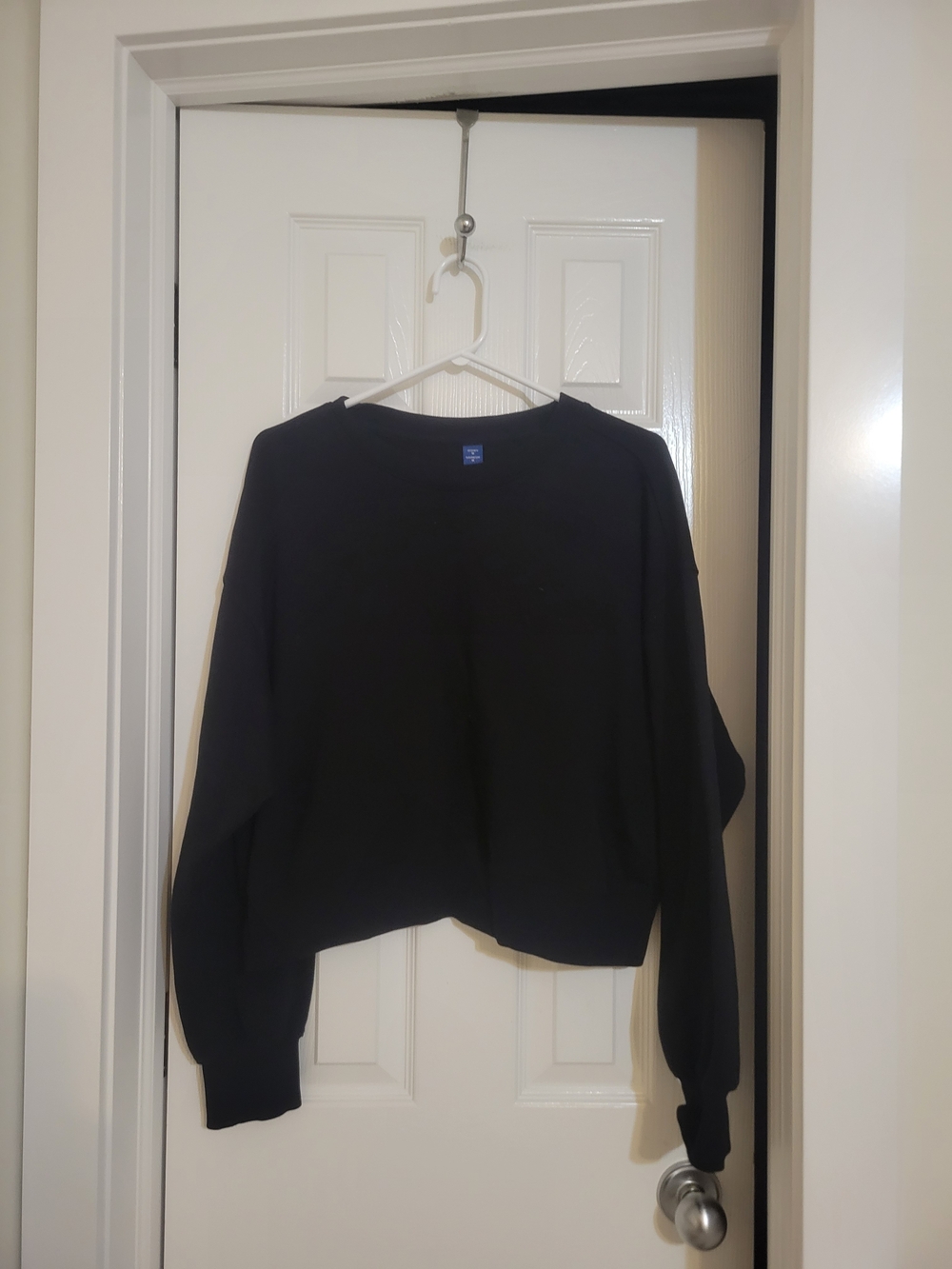 Old Navy Black Crewneck Pullover Sweater- Relaxed Fit Size M